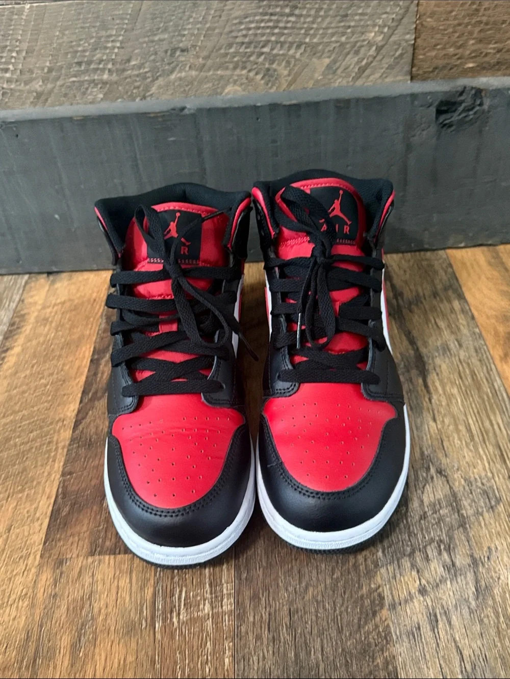 Air Jordan 1 Mid GS Black Fire Red White 7Y 554725-079 w/ Box